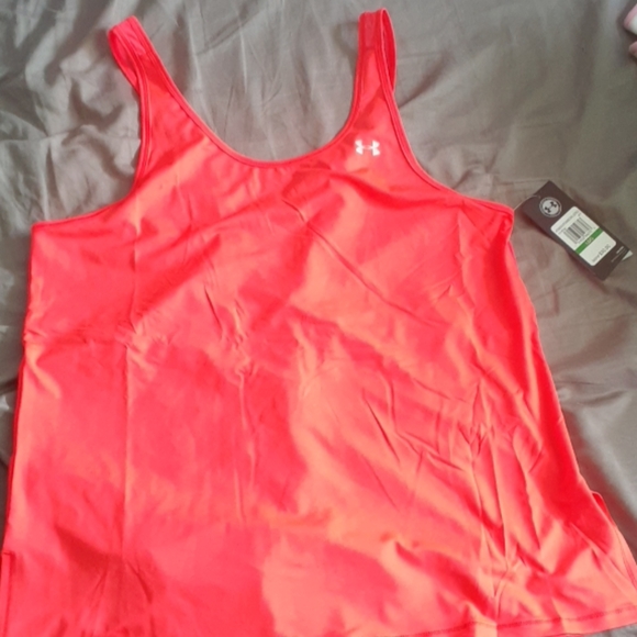 Under Armour Tops - Under Armour HeatGear Women's Tank Top Under Armour Tops - Under Armour HeatGear Women's Tank Top